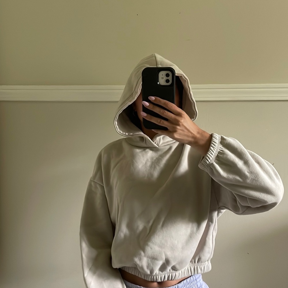 Zara cropped hoodie. Cozy inside, lightweight, worn twice
